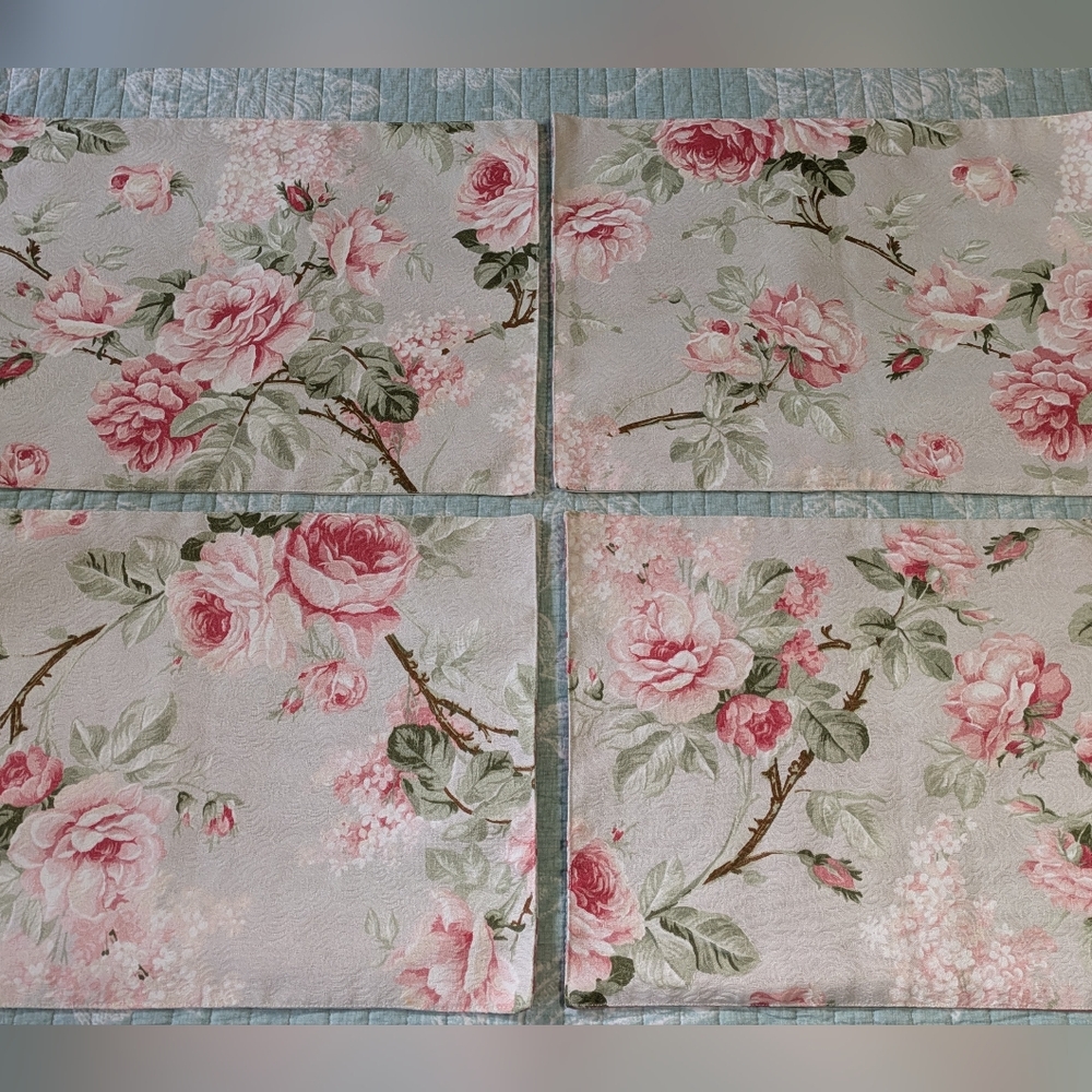 Set of 4 Placemats. Reversible Floral And Stripes. Size 17" x 12.5".